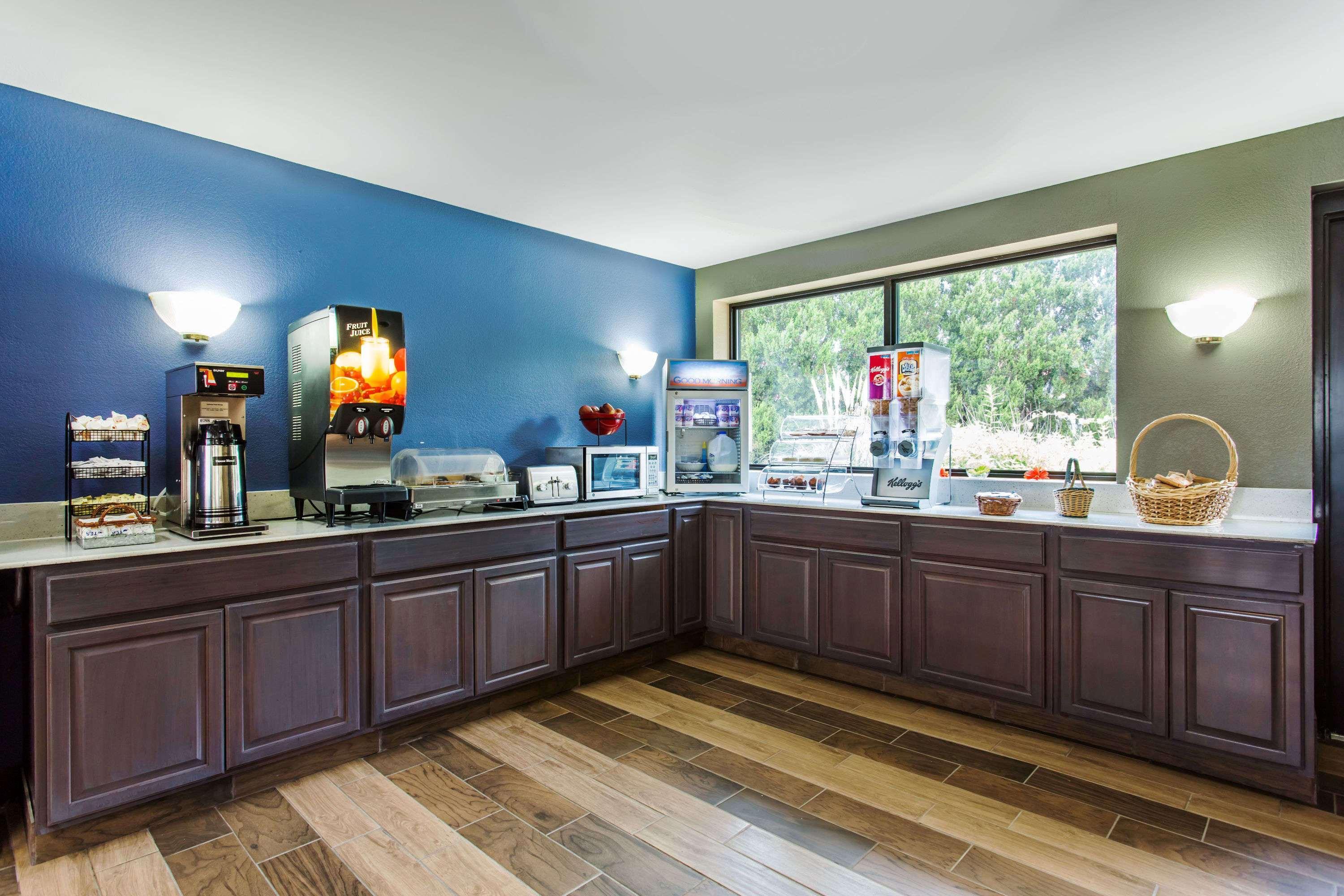 Quality Inn Near Speedway Wilkesboro Εξωτερικό φωτογραφία