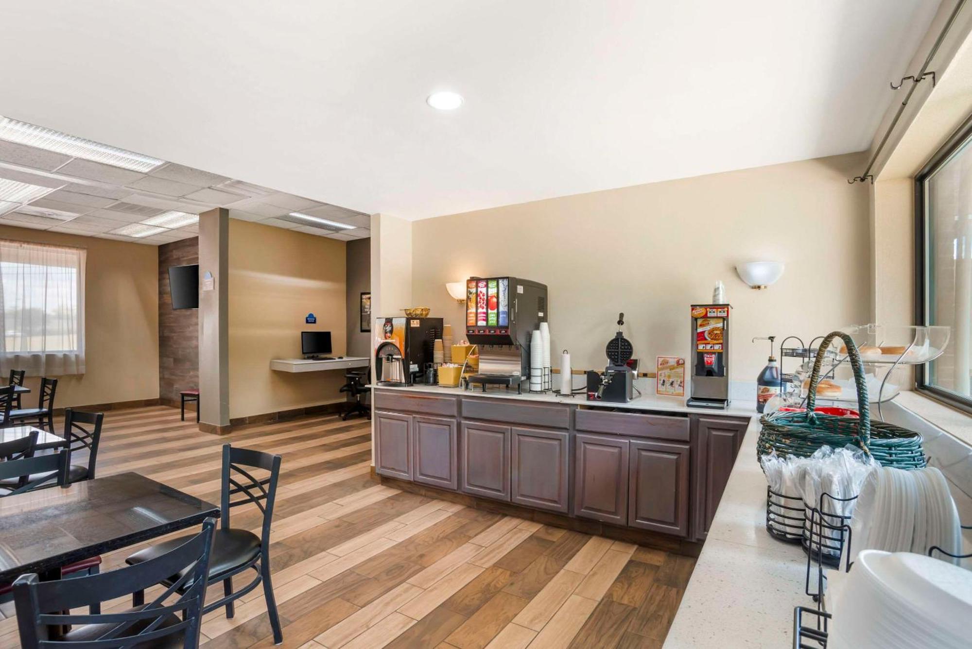 Quality Inn Near Speedway Wilkesboro Εξωτερικό φωτογραφία