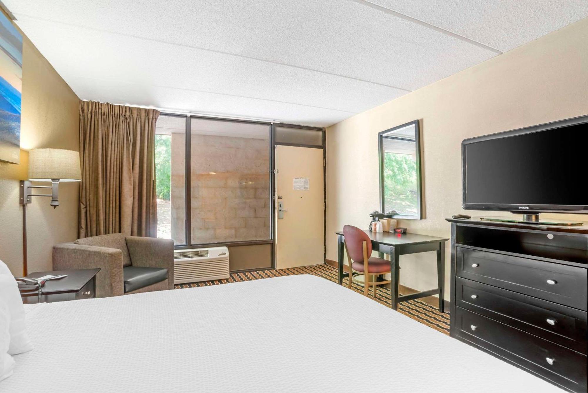 Quality Inn Near Speedway Wilkesboro Εξωτερικό φωτογραφία
