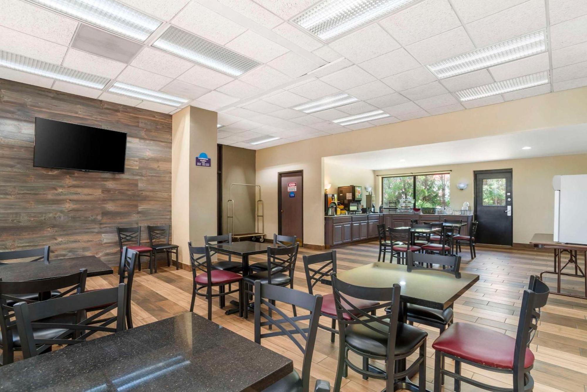 Quality Inn Near Speedway Wilkesboro Εξωτερικό φωτογραφία