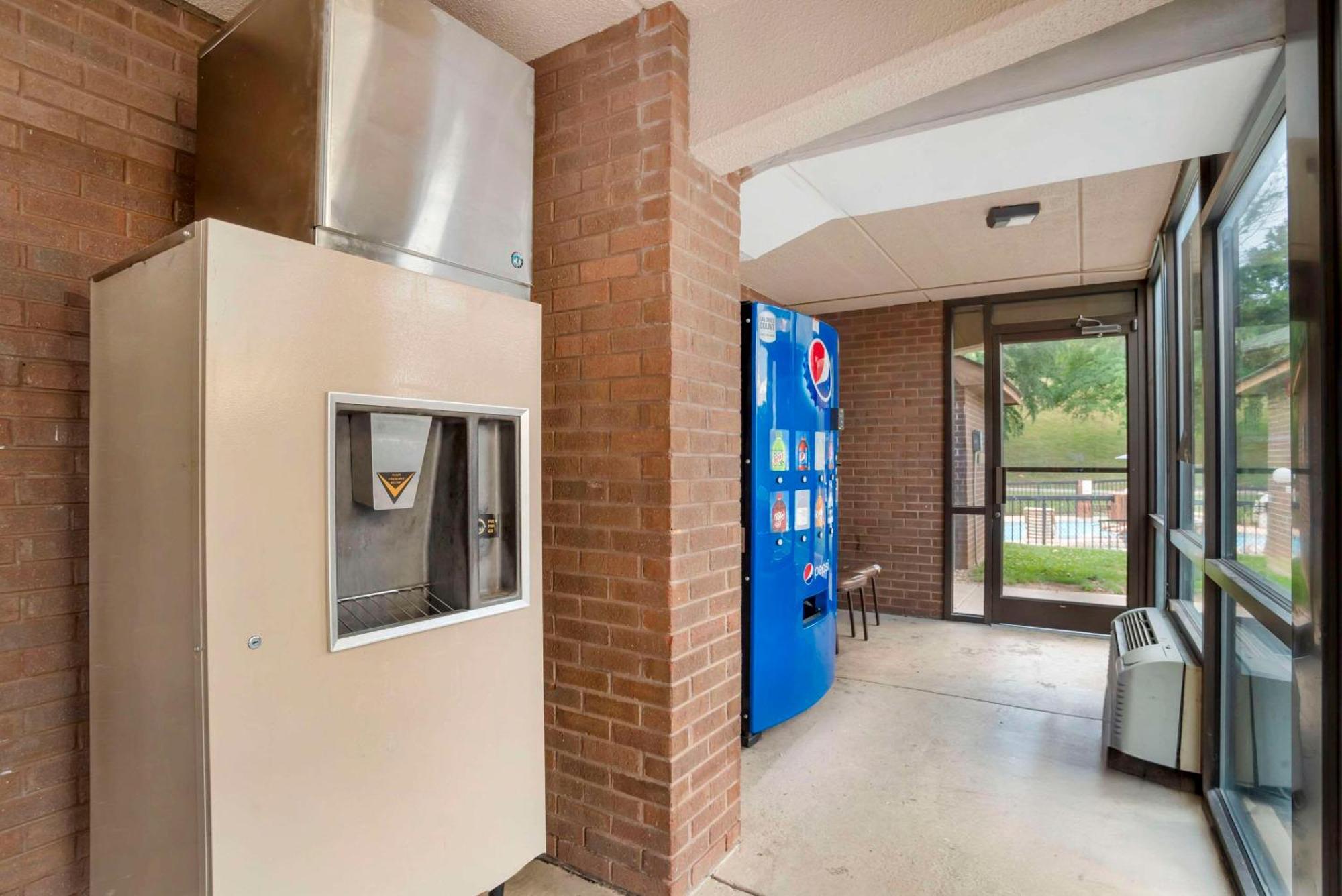 Quality Inn Near Speedway Wilkesboro Εξωτερικό φωτογραφία