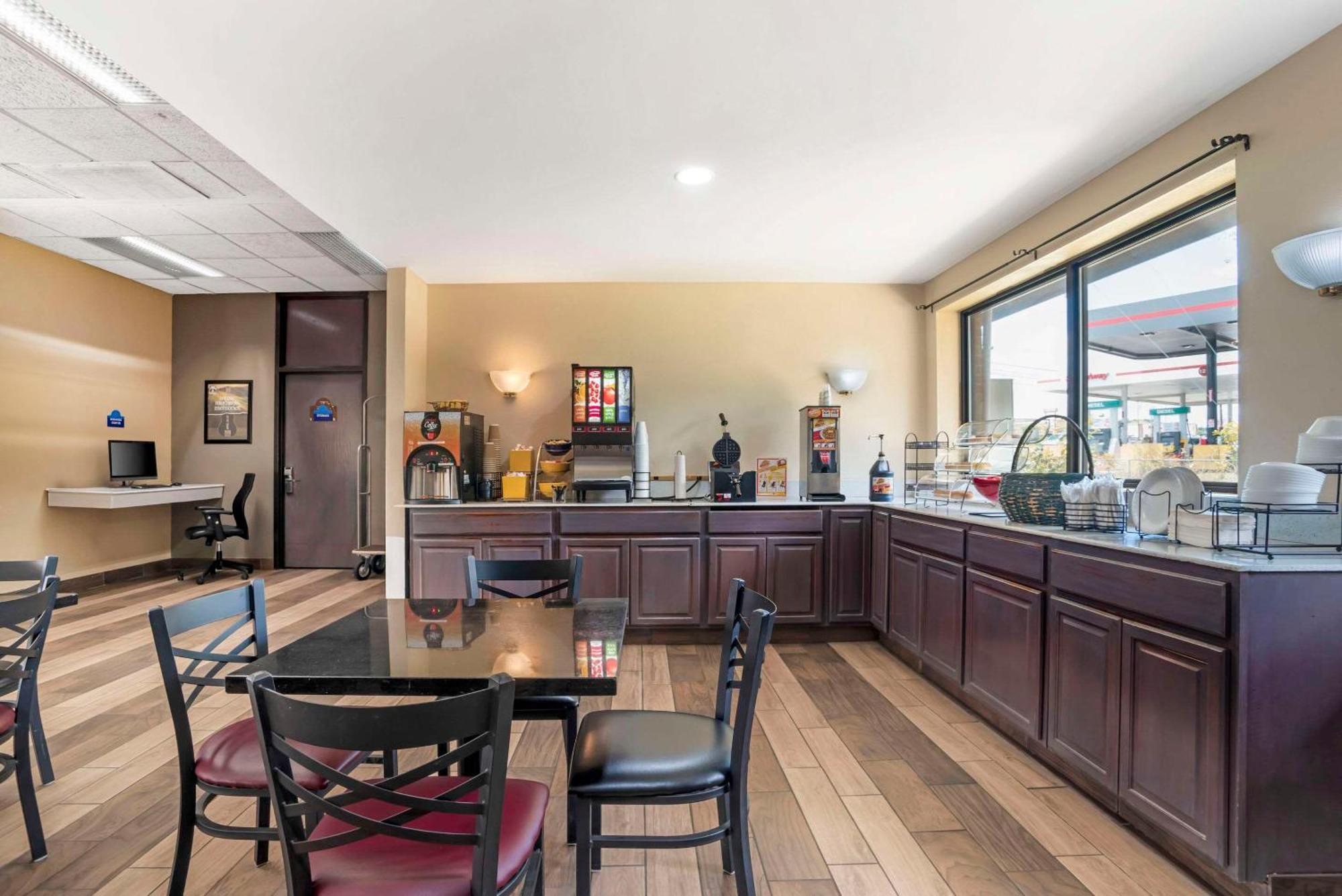 Quality Inn Near Speedway Wilkesboro Εξωτερικό φωτογραφία