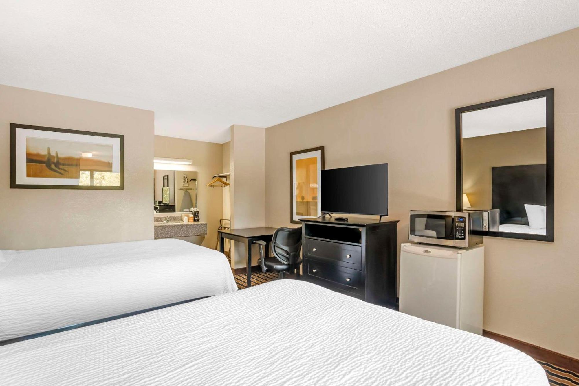 Quality Inn Near Speedway Wilkesboro Εξωτερικό φωτογραφία