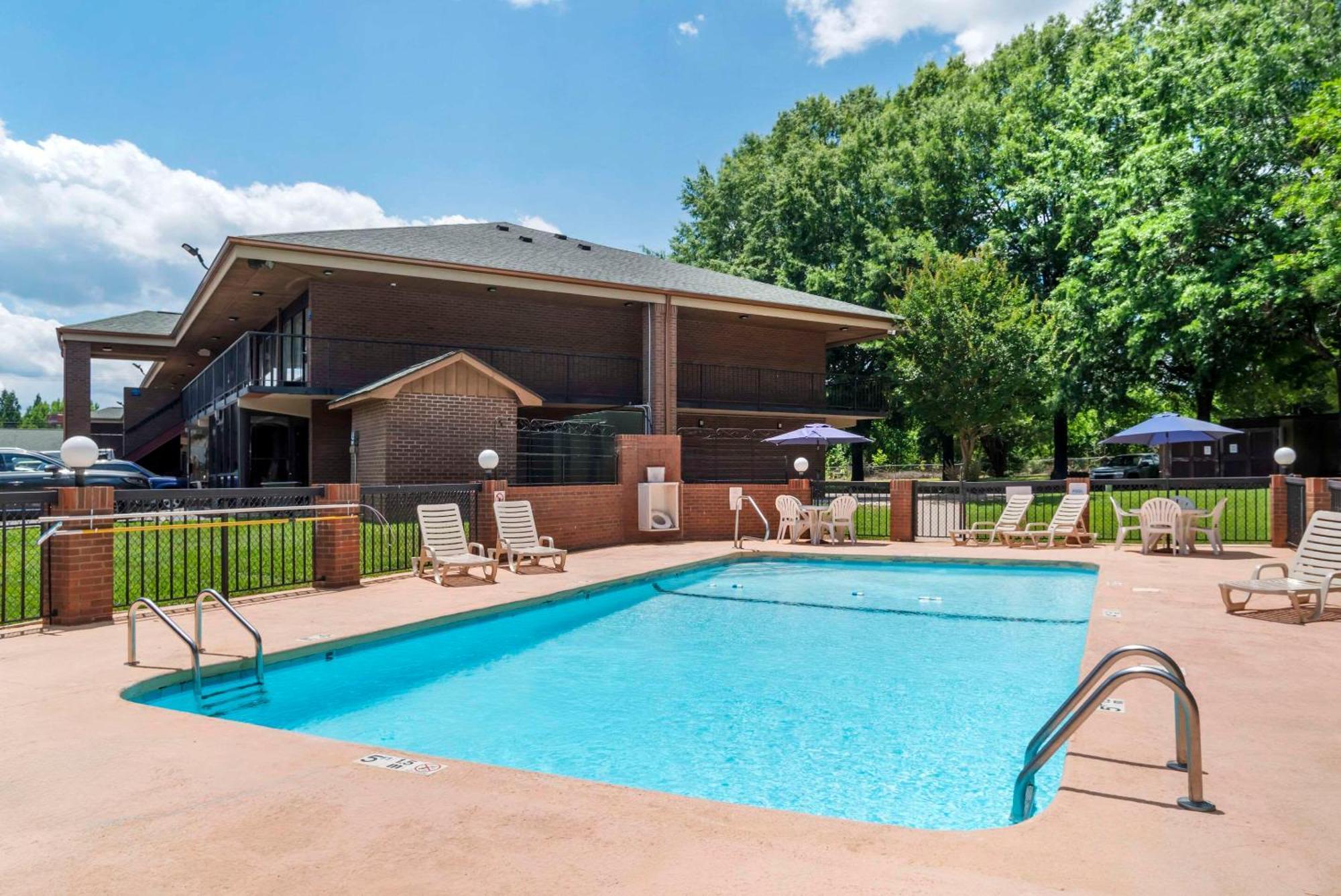 Quality Inn Near Speedway Wilkesboro Εξωτερικό φωτογραφία