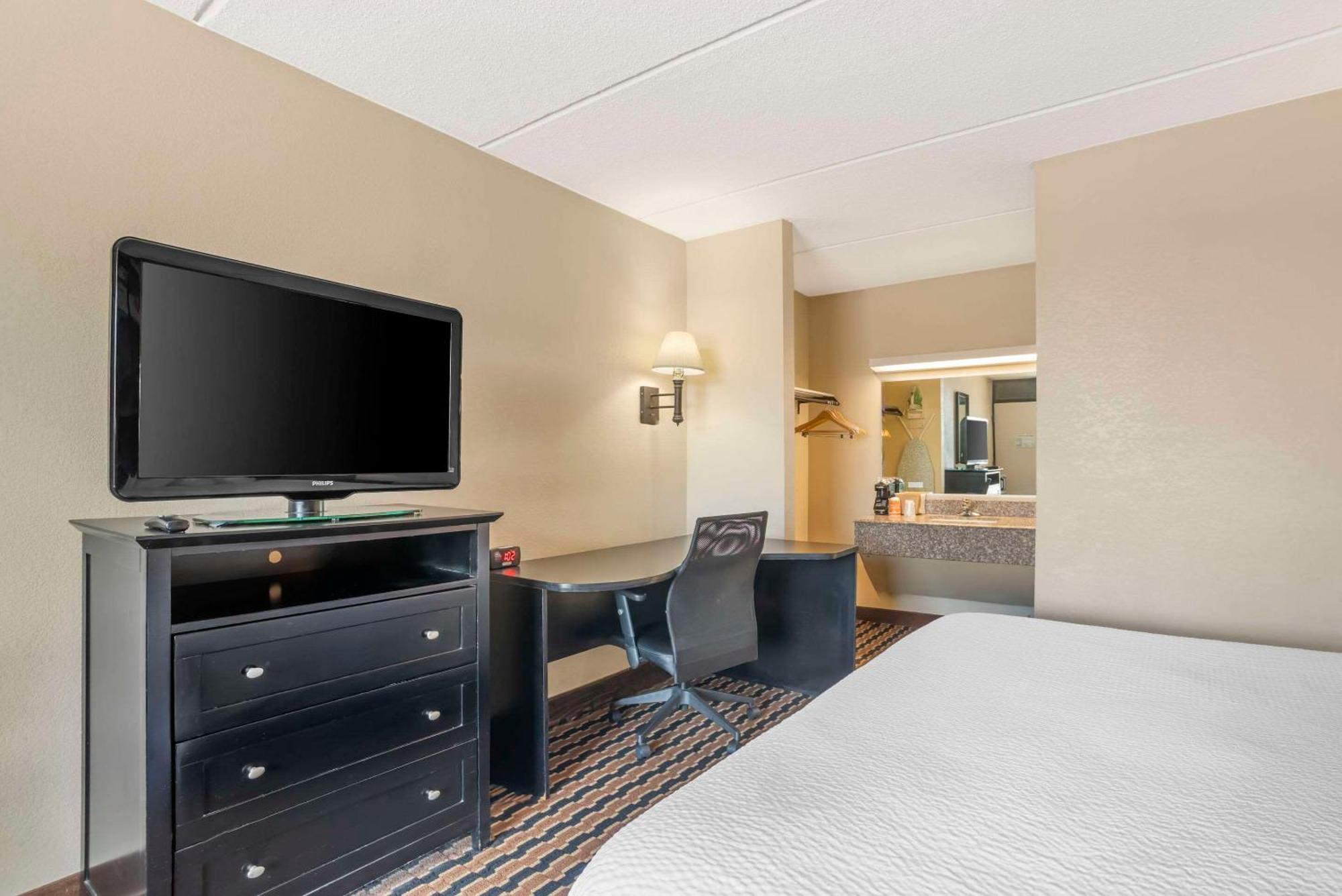 Quality Inn Near Speedway Wilkesboro Εξωτερικό φωτογραφία