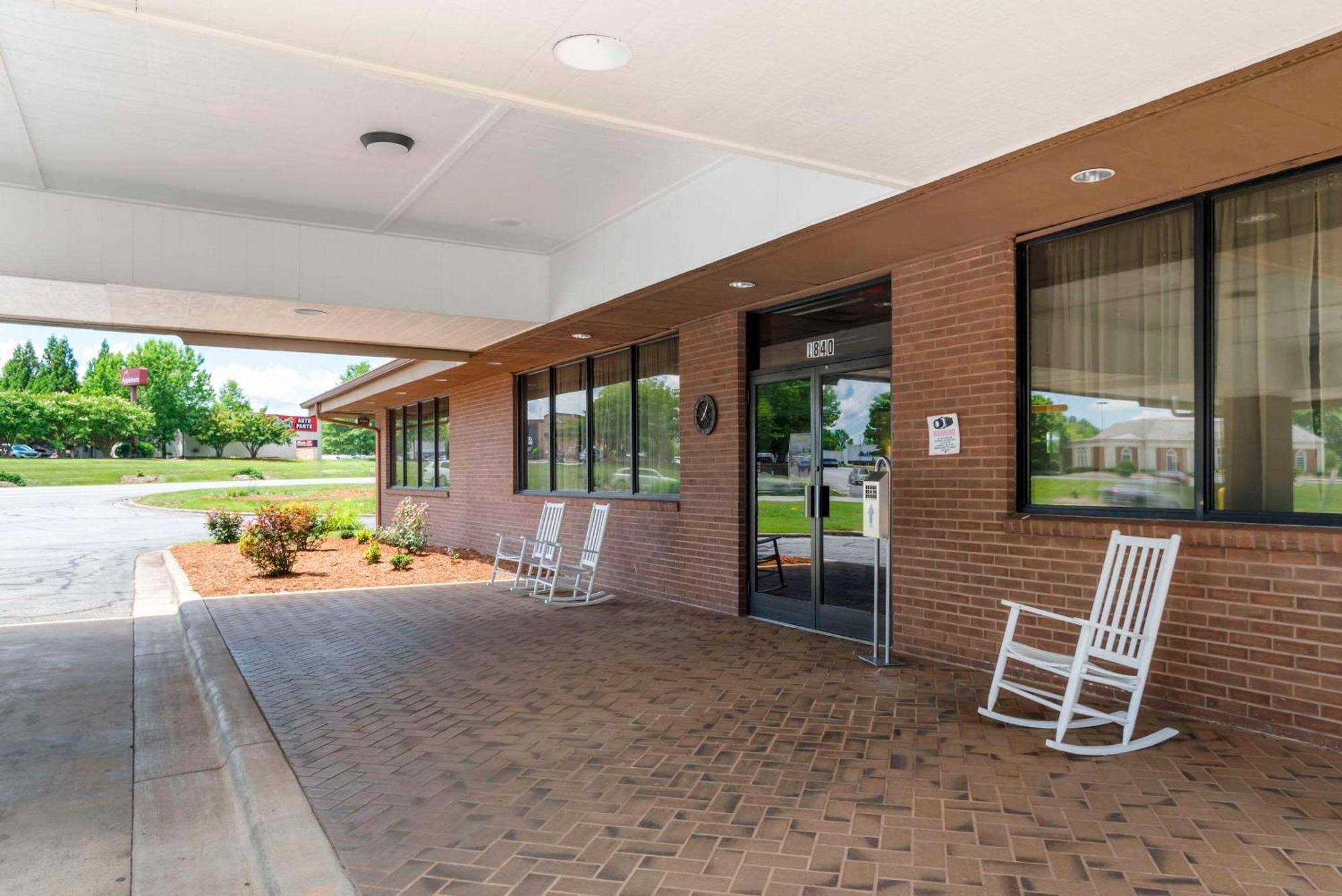 Quality Inn Near Speedway Wilkesboro Εξωτερικό φωτογραφία