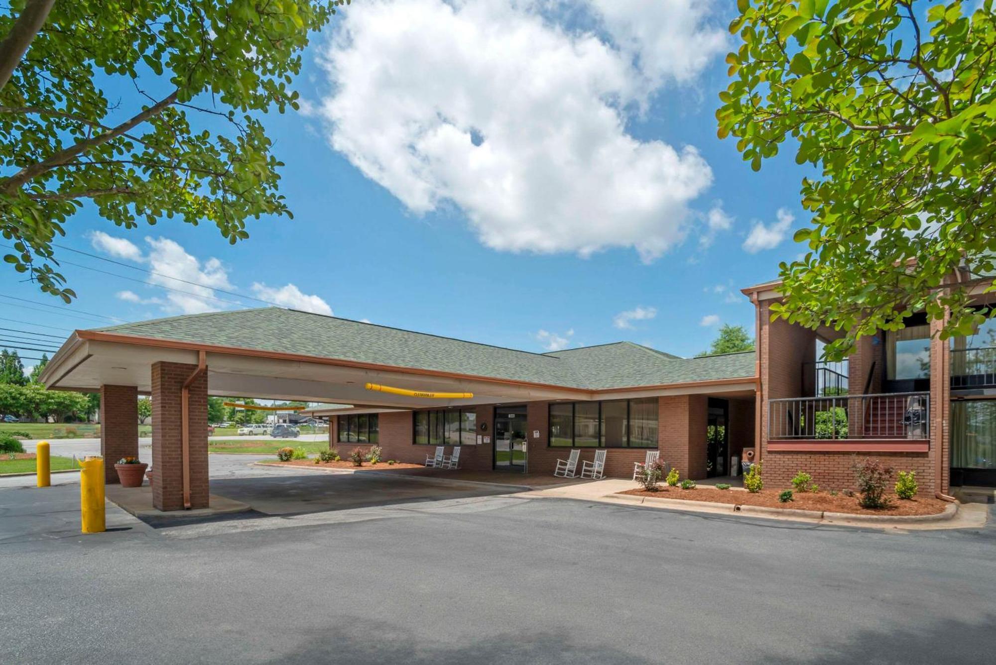 Quality Inn Near Speedway Wilkesboro Εξωτερικό φωτογραφία